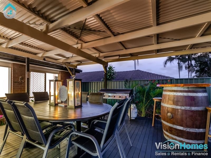 8 Danvers Court, Hillcrest QLD 4118