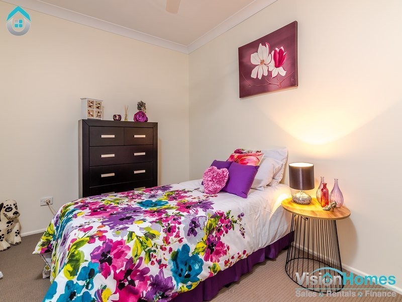 8 Danvers Court, Hillcrest QLD 4118