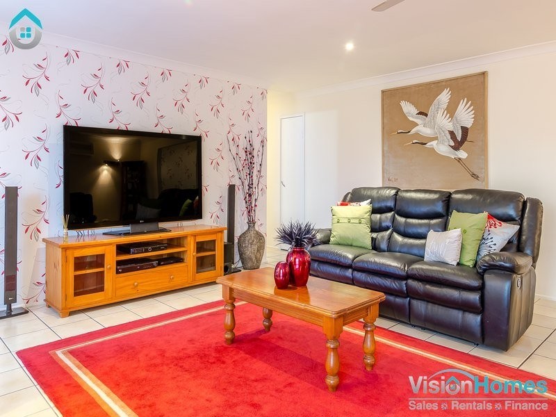 8 Danvers Court, Hillcrest QLD 4118