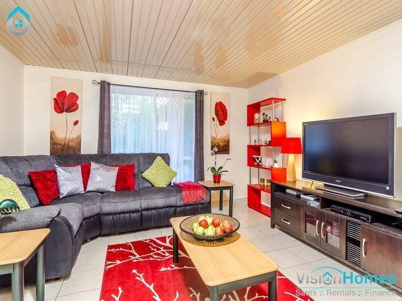8 Danvers Court, Hillcrest QLD 4118