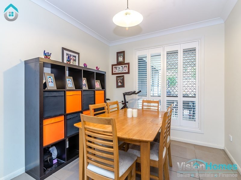 69 Parkroyal Cres, Regents Park QLD 4118