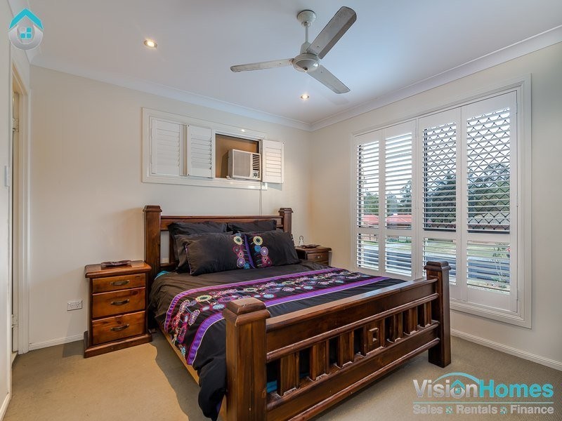 69 Parkroyal Cres, Regents Park QLD 4118