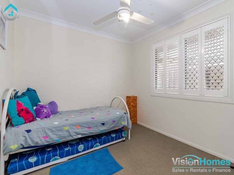 69 Parkroyal Cres, Regents Park QLD 4118