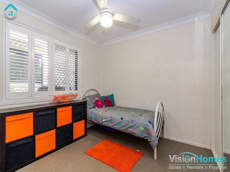 69 Parkroyal Cres, Regents Park QLD 4118
