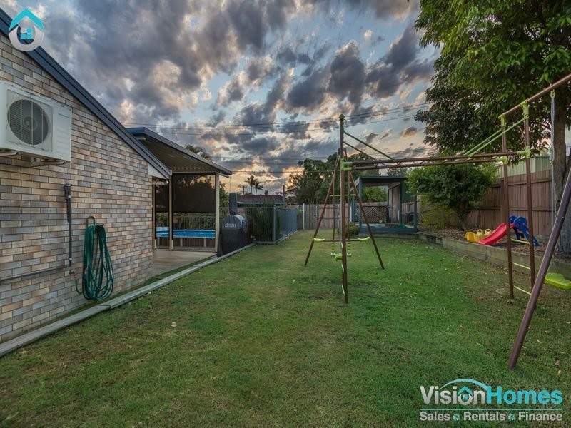69 Parkroyal Cres, Regents Park QLD 4118