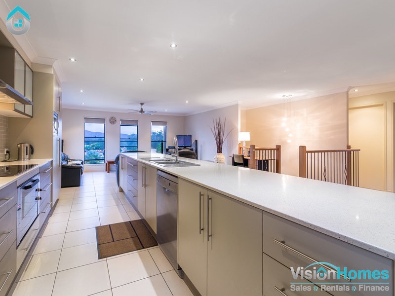 8 MOUNTAIN VIEW CRESCENT, Mount Warren Park QLD 4207