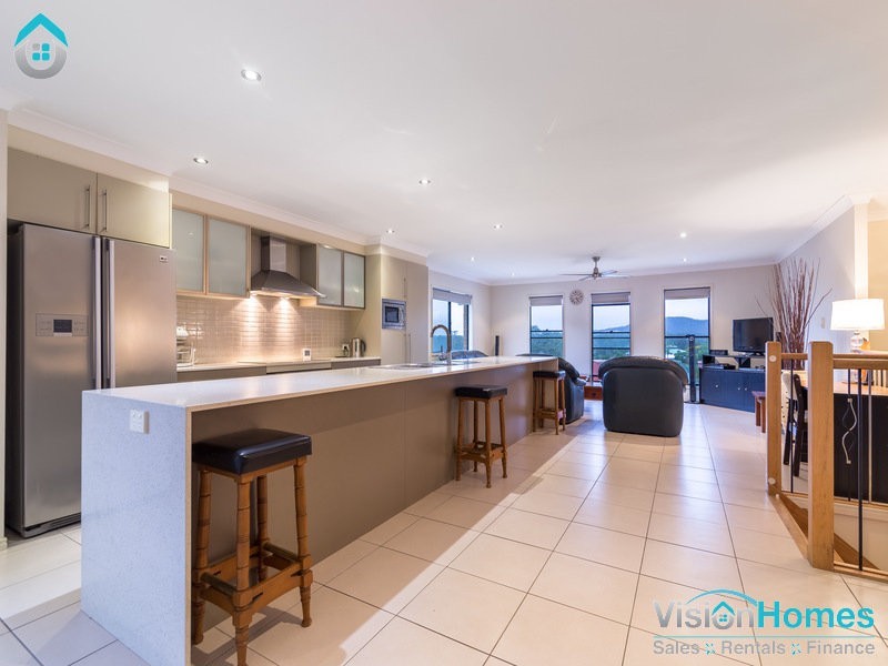 8 MOUNTAIN VIEW CRESCENT, Mount Warren Park QLD 4207