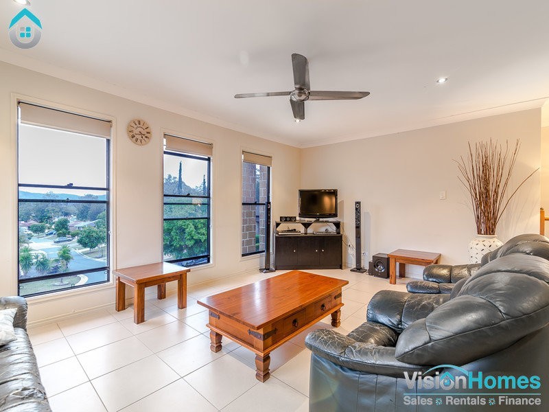 8 MOUNTAIN VIEW CRESCENT, Mount Warren Park QLD 4207