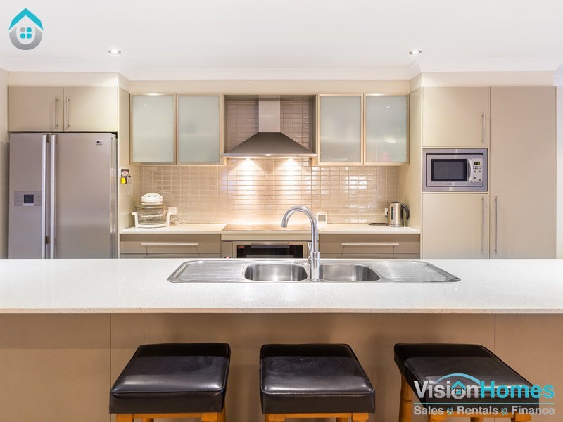 8 MOUNTAIN VIEW CRESCENT, Mount Warren Park QLD 4207