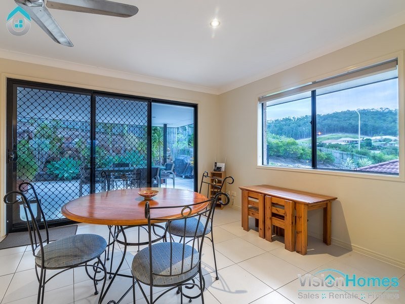 8 MOUNTAIN VIEW CRESCENT, Mount Warren Park QLD 4207