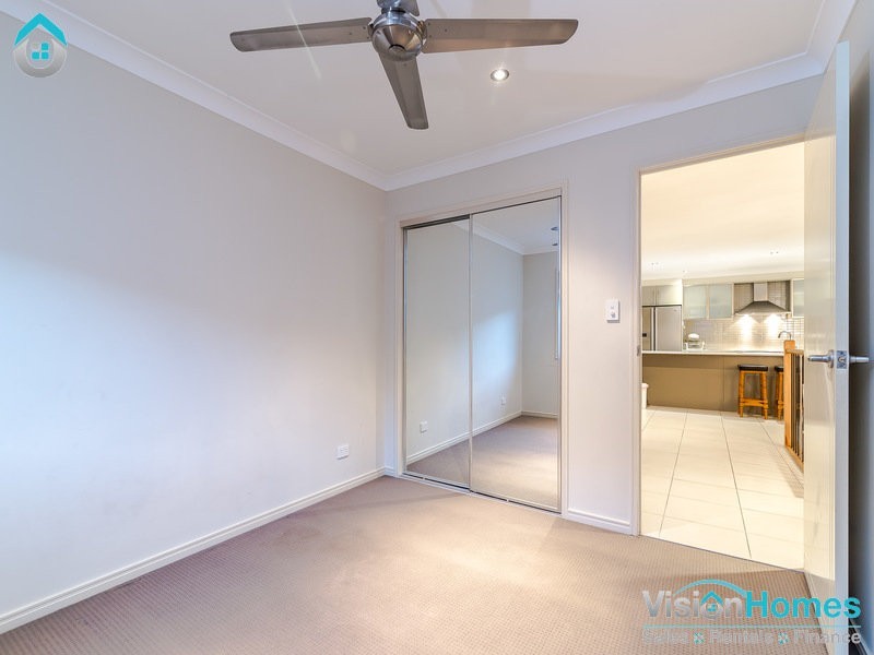 8 MOUNTAIN VIEW CRESCENT, Mount Warren Park QLD 4207