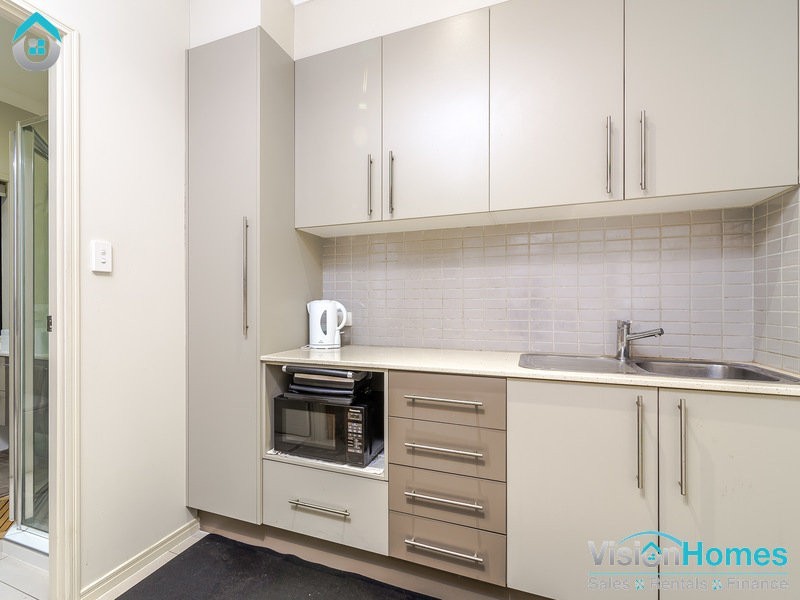 8 MOUNTAIN VIEW CRESCENT, Mount Warren Park QLD 4207