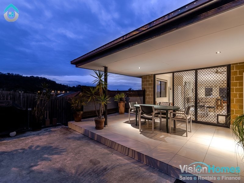 8 MOUNTAIN VIEW CRESCENT, Mount Warren Park QLD 4207