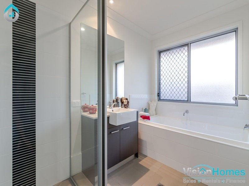 87B Brookside Circuit, Ormeau QLD 4208