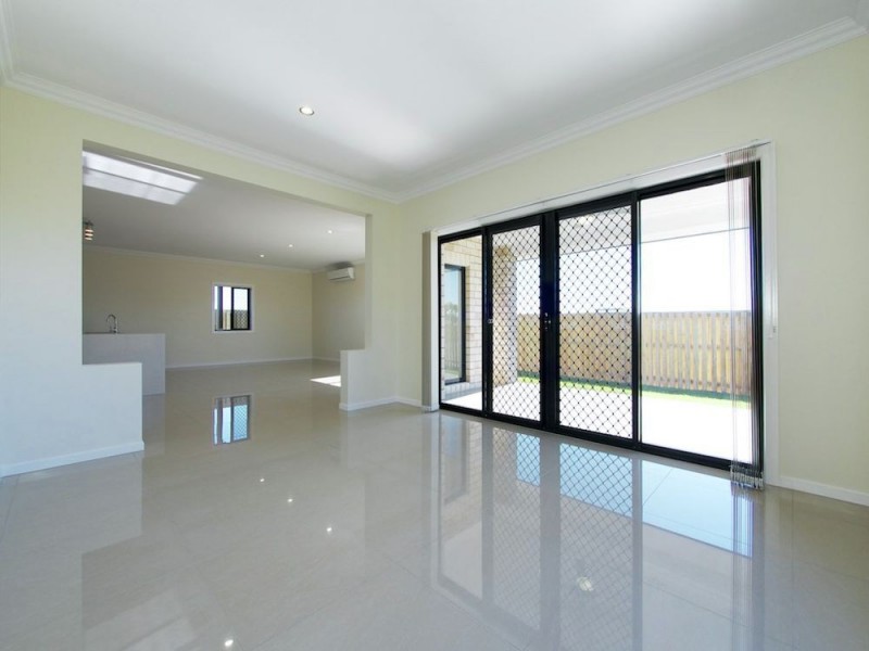 39 Stringybark Street, Regents Park QLD 4118