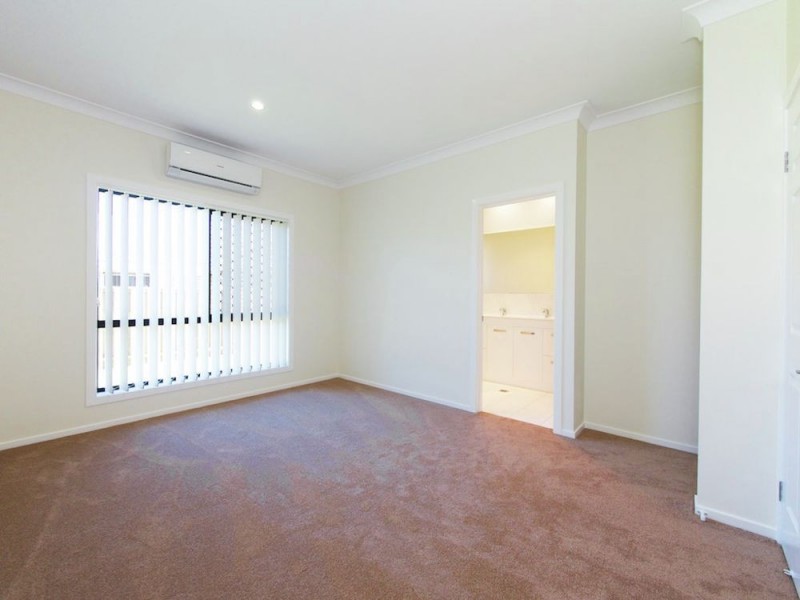 39 Stringybark Street, Regents Park QLD 4118