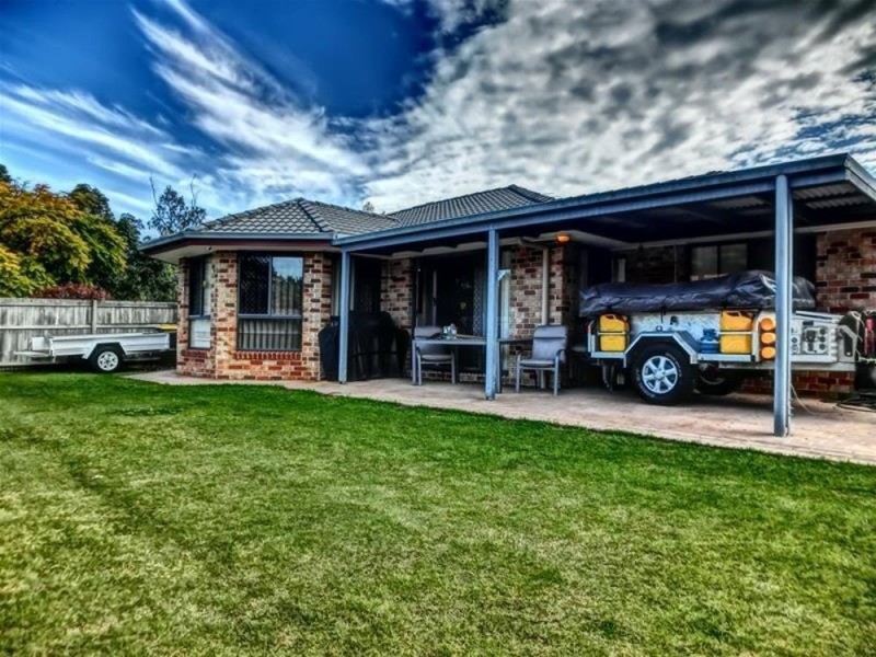 97 Oakview Street, Parkinson QLD 4115