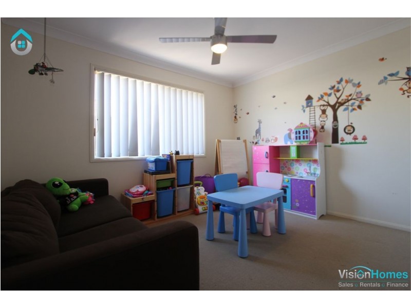 27 Naracoorte Place, Parkinson QLD 4115