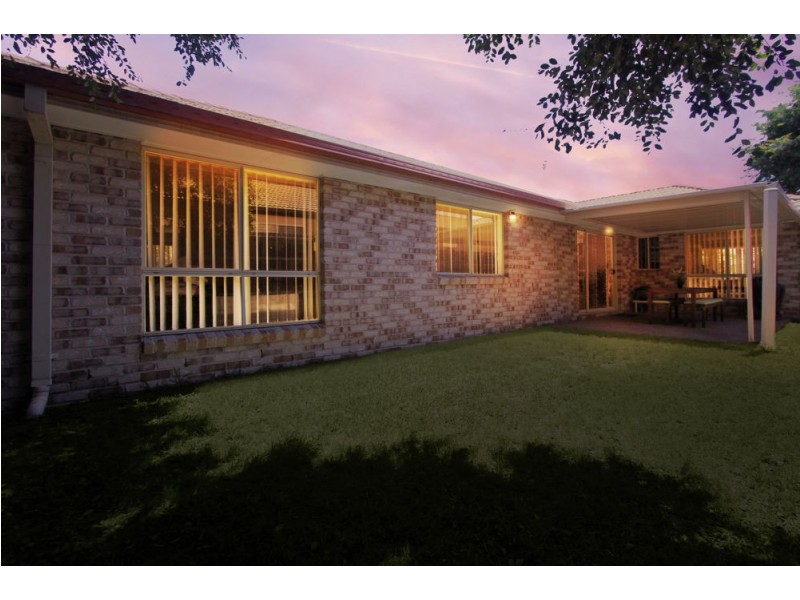 27 Naracoorte Place, Parkinson QLD 4115