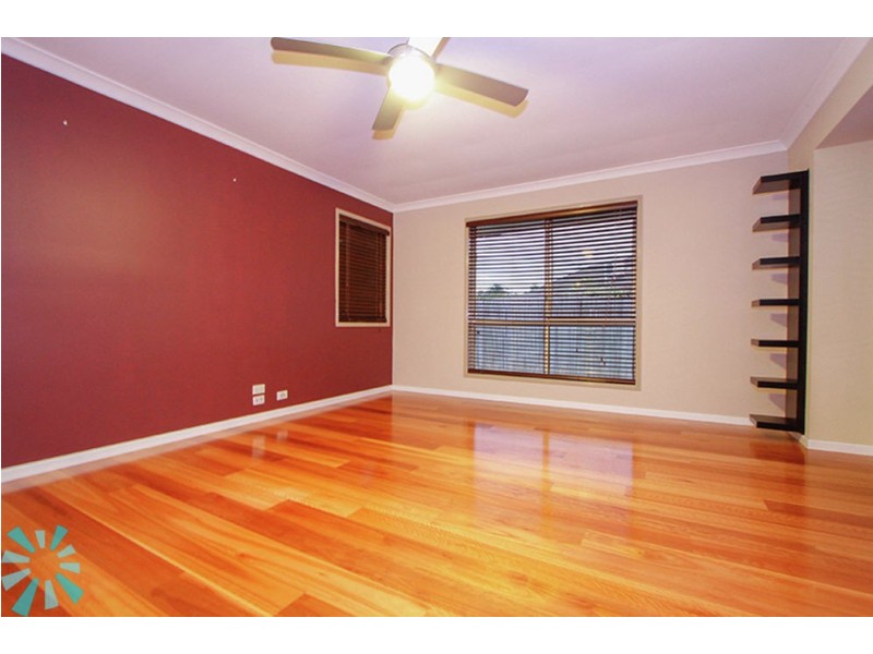 4 Barron Court, Hillcrest QLD 4118