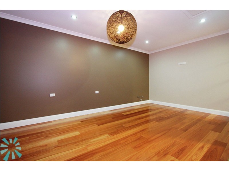 4 Barron Court, Hillcrest QLD 4118