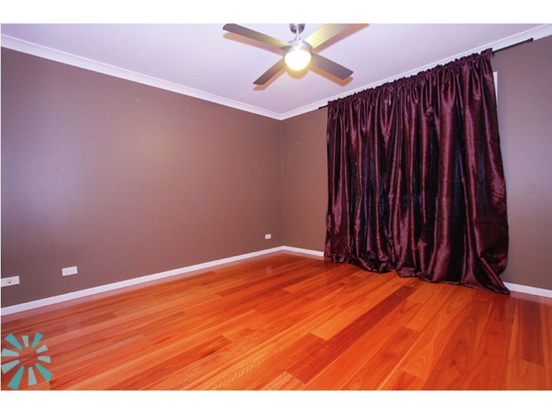 4 Barron Court, Hillcrest QLD 4118