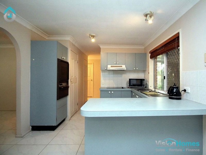 47 Conifer St, Hillcrest QLD 4118