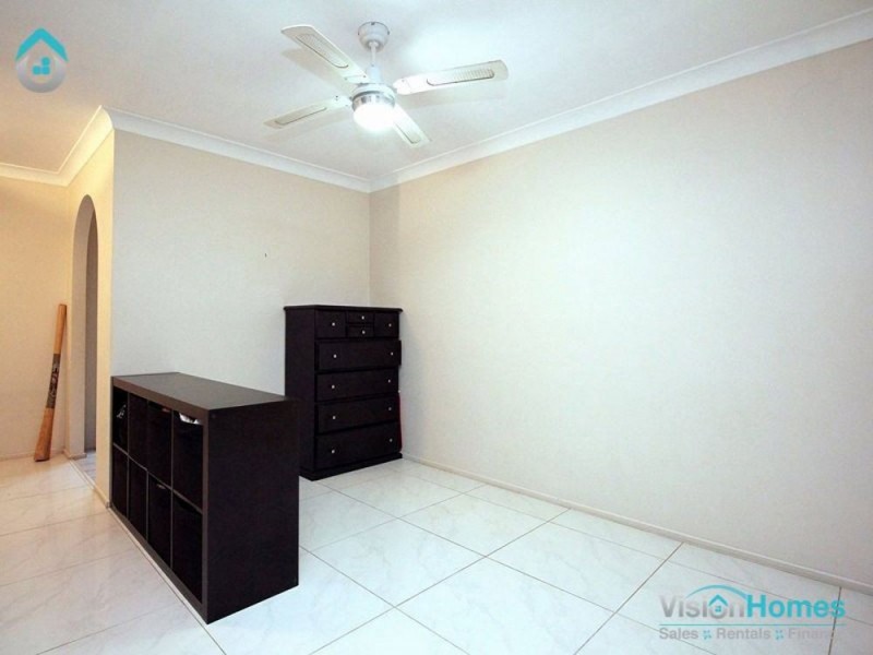 47 Conifer St, Hillcrest QLD 4118