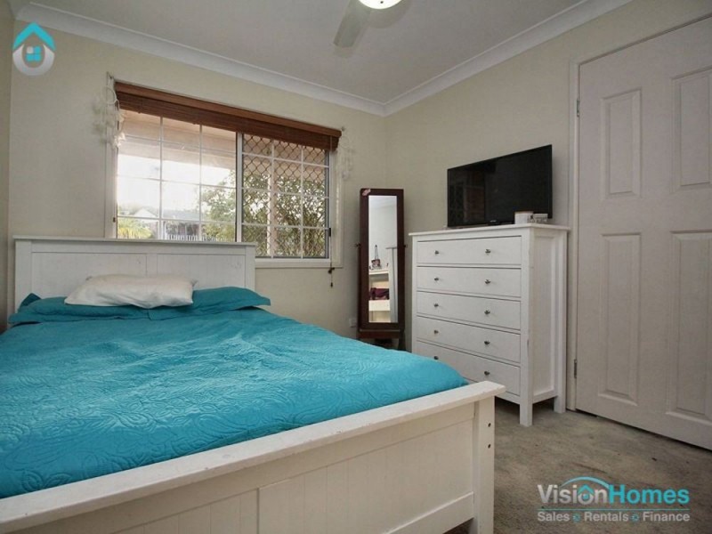 47 Conifer St, Hillcrest QLD 4118