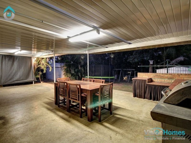 47 Conifer St, Hillcrest QLD 4118