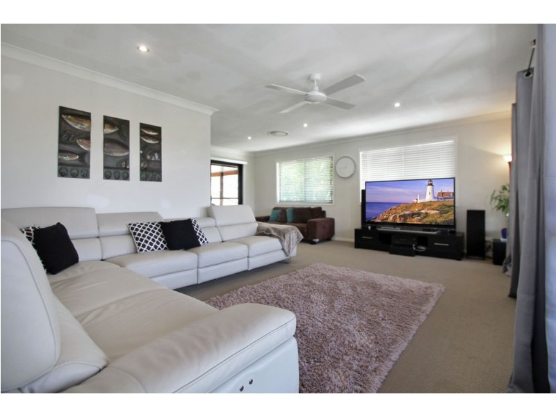 27 Keneally Street, Maudsland QLD 4210