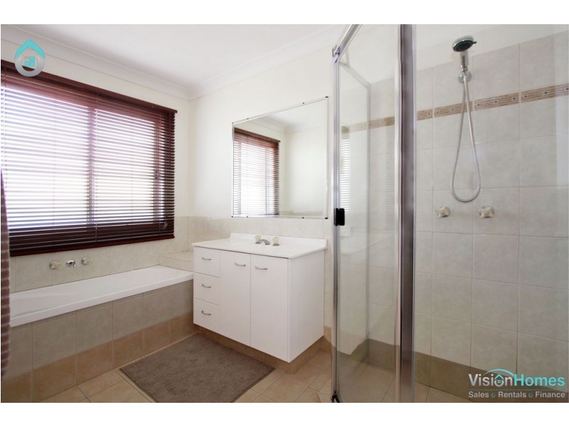 27 Naracoorte Place, Parkinson QLD 4115