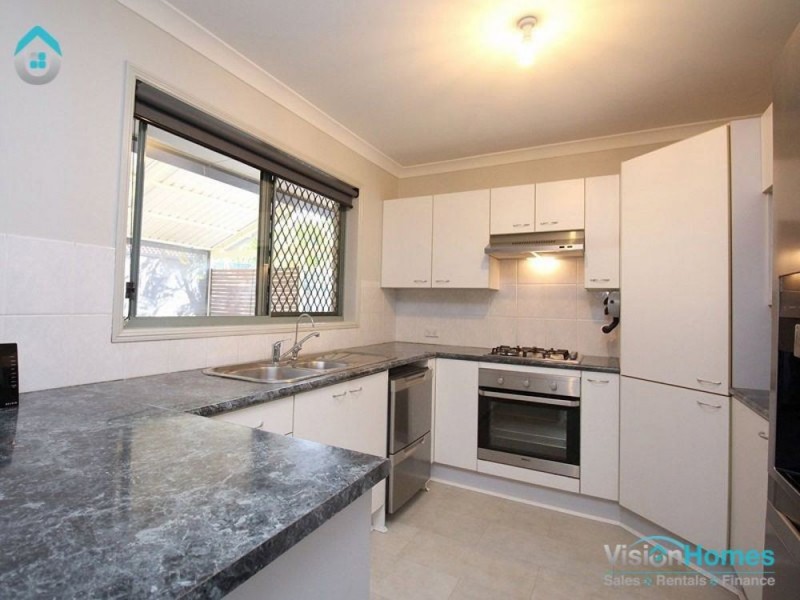 5 Gilbert Court, Hillcrest QLD 4118