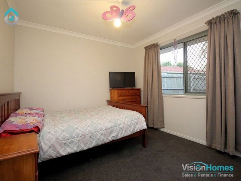 5 Gilbert Court, Hillcrest QLD 4118