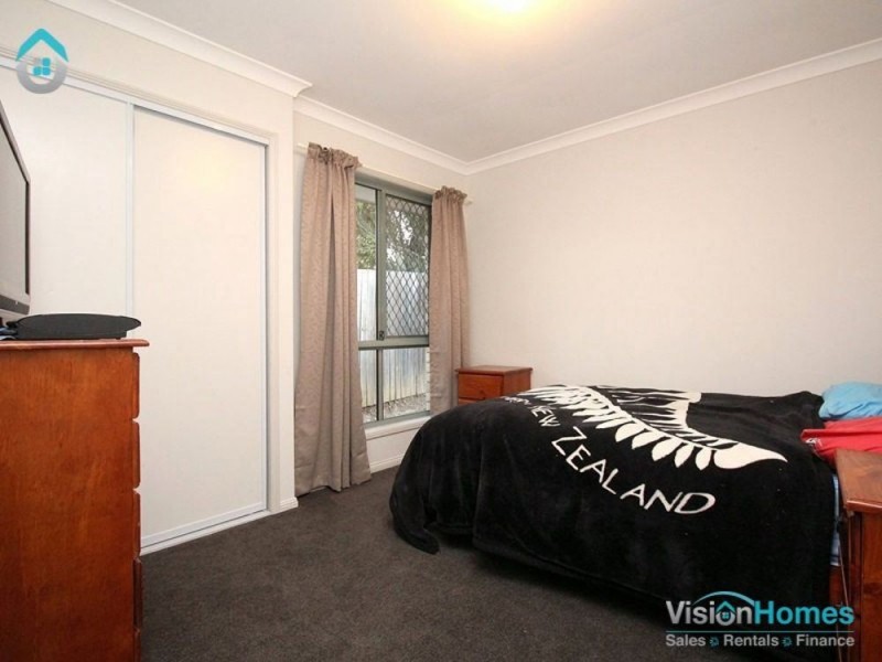 5 Gilbert Court, Hillcrest QLD 4118