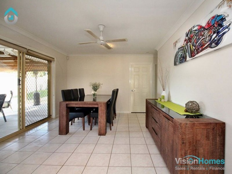 4 Talty Rise, Regents Park QLD 4118