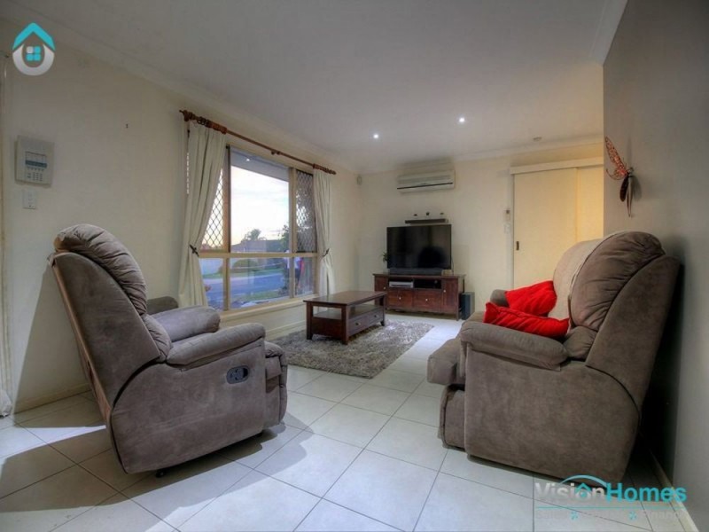 66 Solandra Cct, Regents Park QLD 4118