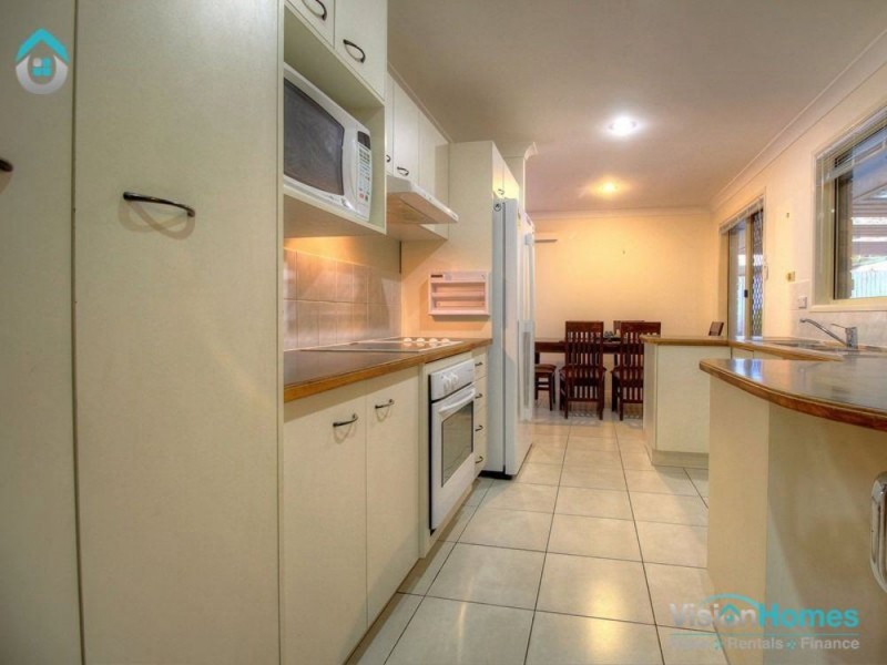 66 Solandra Cct, Regents Park QLD 4118