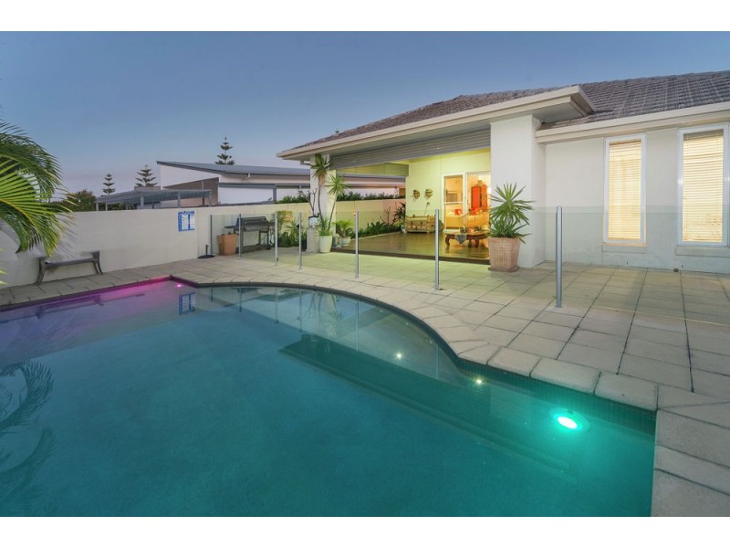 3016 Hillside Walk, Hope Island QLD 4212