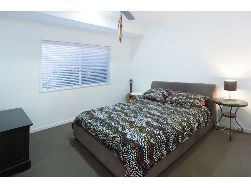 3016 Hillside Walk, Hope Island QLD 4212