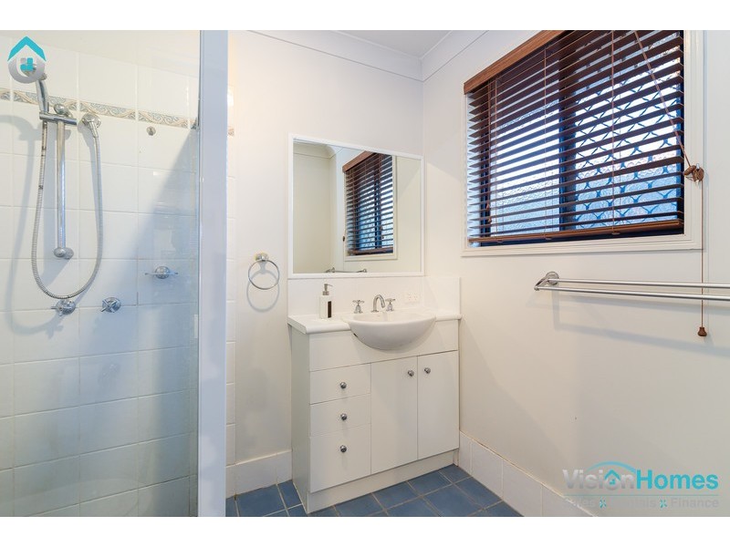 4 Leonie Place, Doolandella QLD 4077