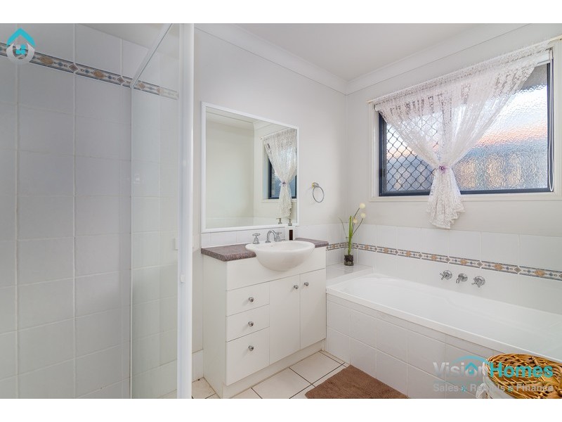 4 Leonie Place, Doolandella QLD 4077