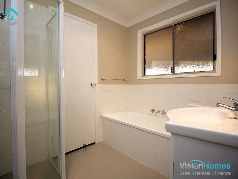 25 Scarborough Court, Mundoolun QLD 4285