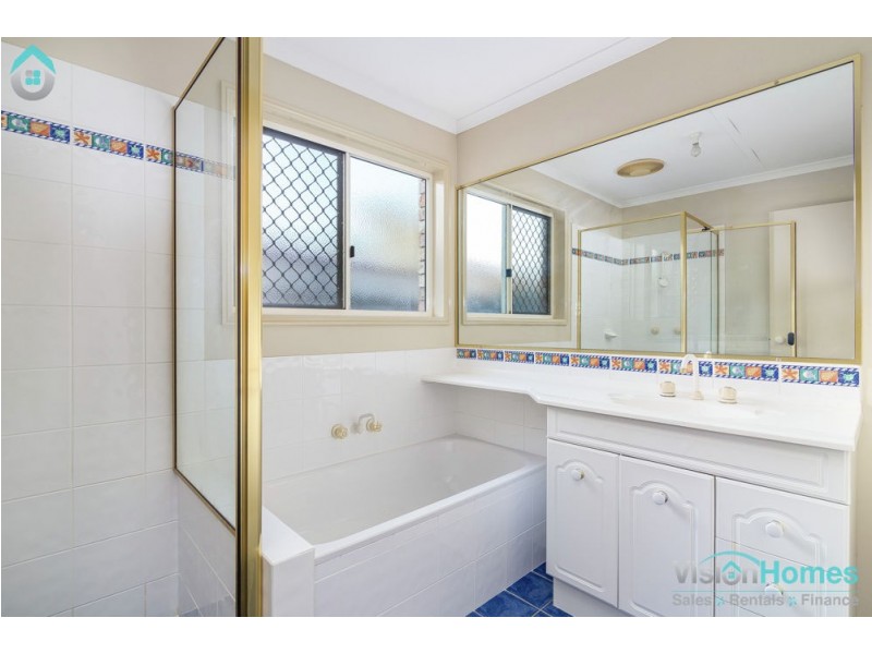 140 Emerald Drive, Regents Park QLD 4118