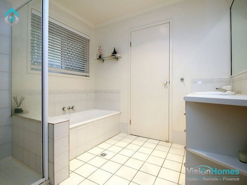 11 Algol Street, Regents Park QLD 4118