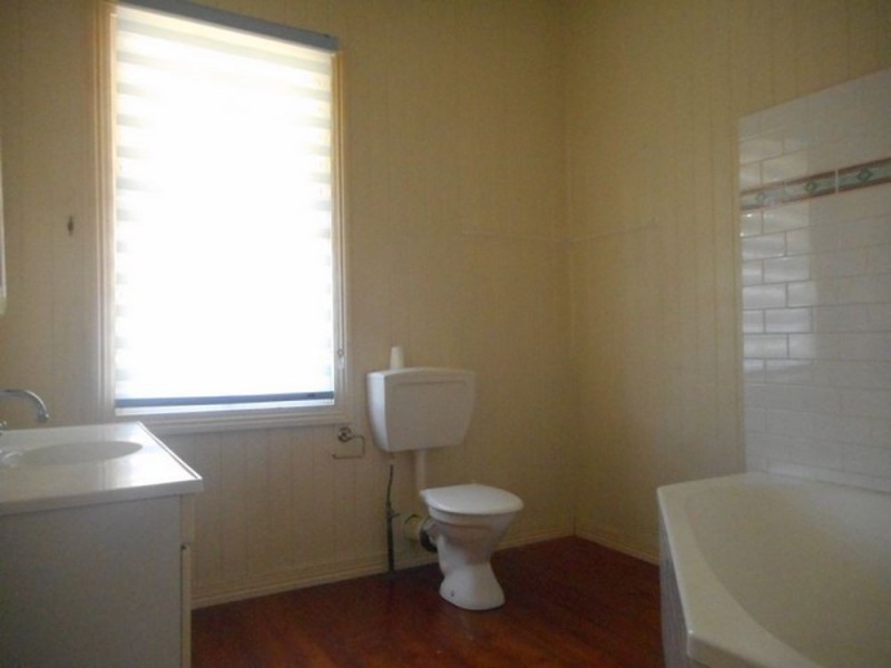 22 Moore Street, Morningside QLD 4170