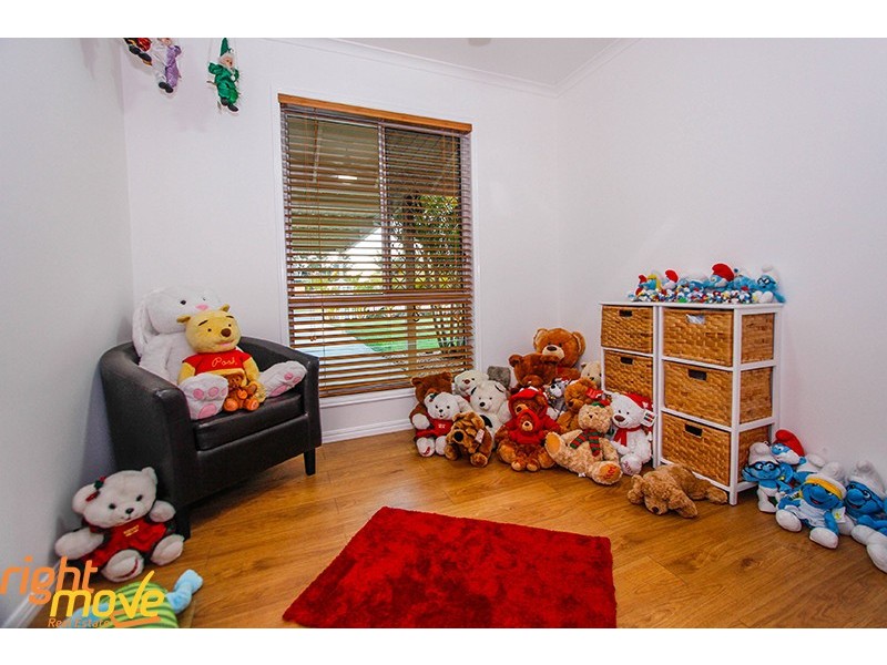 25 Sandalwood Street, Crestmead QLD 4132