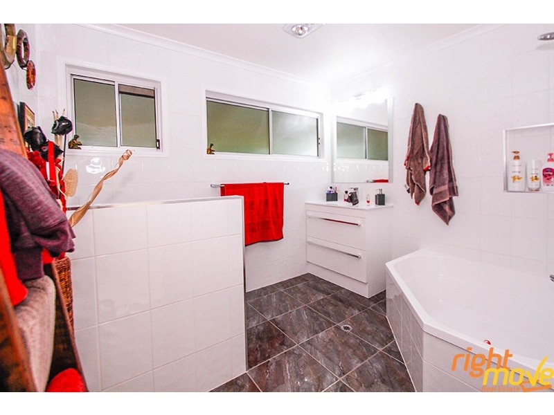 25 Sandalwood Street, Crestmead QLD 4132