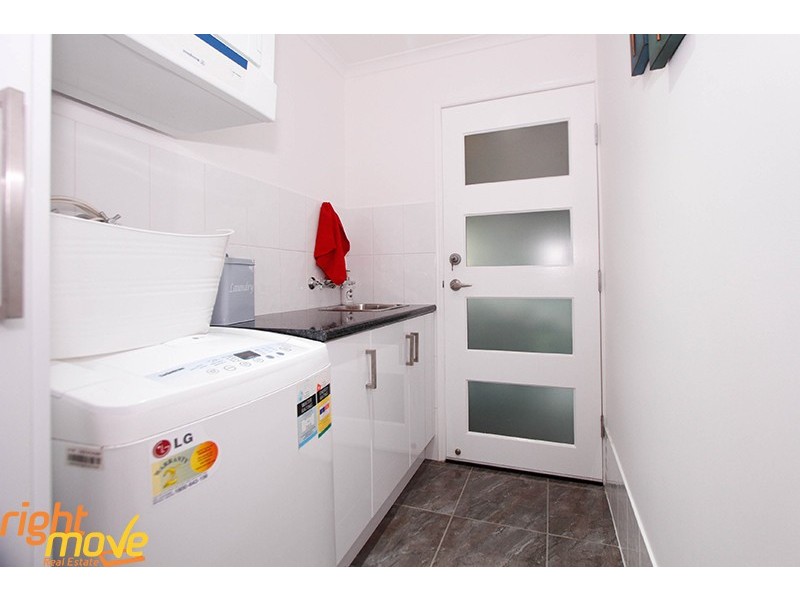 25 Sandalwood Street, Crestmead QLD 4132