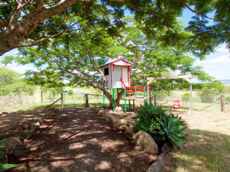196 Eder Brothers Road, Mount Walker QLD 4340